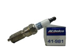 Zapaľovacia sviečka 41-981 ACDelco Cadillac Buick GMC Zapaľovacia sviečka 41-981 ACDelco Cadillac Buick GMC