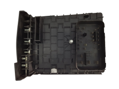Skrinka poistiek VW Audi 1K0937125 0-1718307-1 Tyco 19965