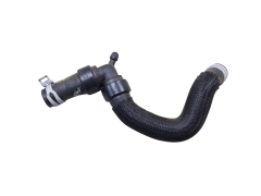 Potrubie chladiacej kvapaliny 924108895R Renault Captur 2 Clio 5 Sandero 3