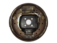Kryt kotúča brzdy Szczęk Pravá 7701051525 Renault Clio 2 Twingo I 32190993-2