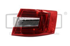 Svetlo Pravá 5E5945112 99451618102 Skoda Octavia 3 DPA
