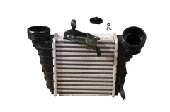 Medzichladič 6Q0145804E 11451629301 VW Seat Skoda Vika