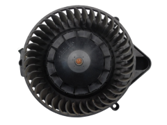 Motor Ventilátora Kúrenia Audi Seat 8E1820021E 9020016 Valeo 1052