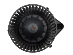 Motor Ventilátora Kúrenia Audi Seat 8E1820021E 9020016 Valeo 1048