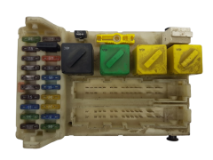 Skrinka poistiek Ford 93BG-14A073-EF