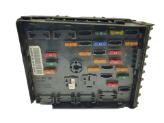 Skrinka poistiek 3C0937125 6359-2777 VW SEAT Audi 68823