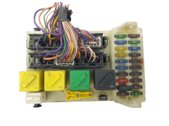 Skrinka poistiek Ford 93BG-14A073-EE