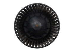 Motor Ventilátora Kúrenia Audi Seat 8E1820021E K01000CCW Valeo