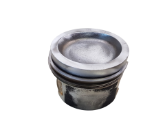 Piest motora B 7700113638 2.0 8V F3R Renault 1023
