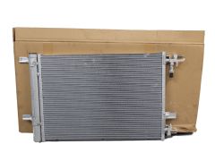 Klimatizačný kondenzátor Opel Chevrolet 13377762 1850219 GM Klimatizačný kondenzátor Opel Chevrolet 13377762 1850219 GM