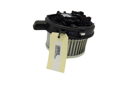 Motor Ventilátora Kúrenia Opel Astra K 13497776 0130309503 3236