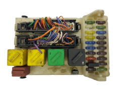 Skrinka poistiek Ford 93BG-14A073-EG