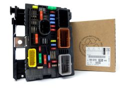 Skrinka poistiek Nový Originál Citroen Peugeot C4 C6 407 9807028580